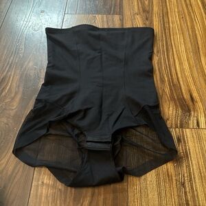 Extra High-Waisted Sheer Bottom Sculpting Shaper Panty